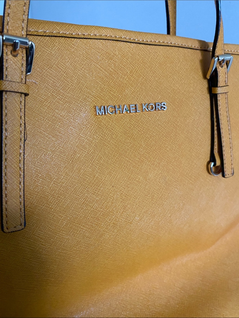 MICHAEL Michael Kors Jet Set Travel Medium Tote in Marigold - Picture 14 of 17